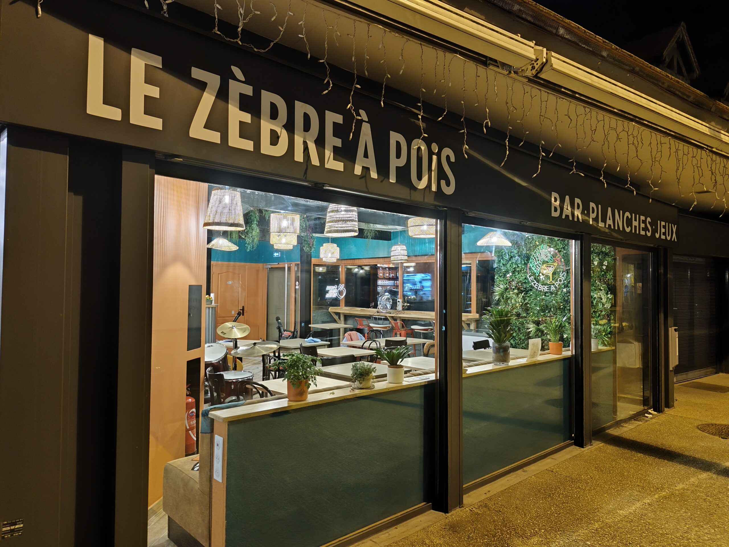 Facade nocturne